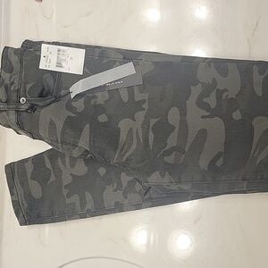 STS BLUE NWT high rise camo ankle jeans size 27